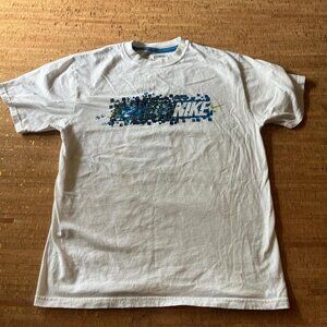 Nike white and blue t-shirt